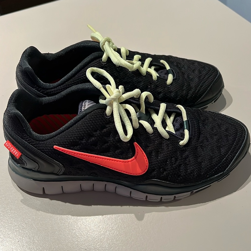 Nike H2o Repel Free TR Fit 2 Shield Size 8.5 US